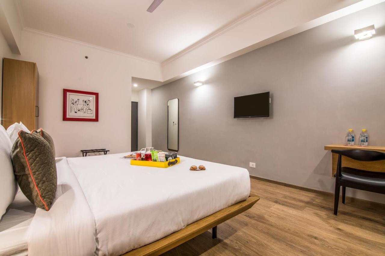 Oyo Townhouse 028 Corporate Suite Noida Exterior foto