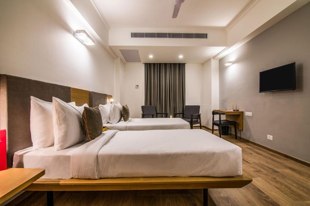 Oyo Townhouse 028 Corporate Suite Noida Exterior foto