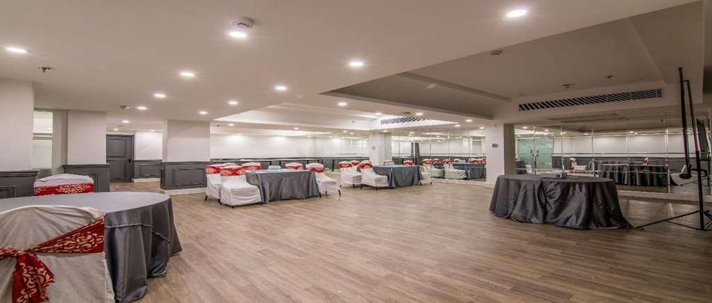 Oyo Townhouse 028 Corporate Suite Noida Einrichtungen foto